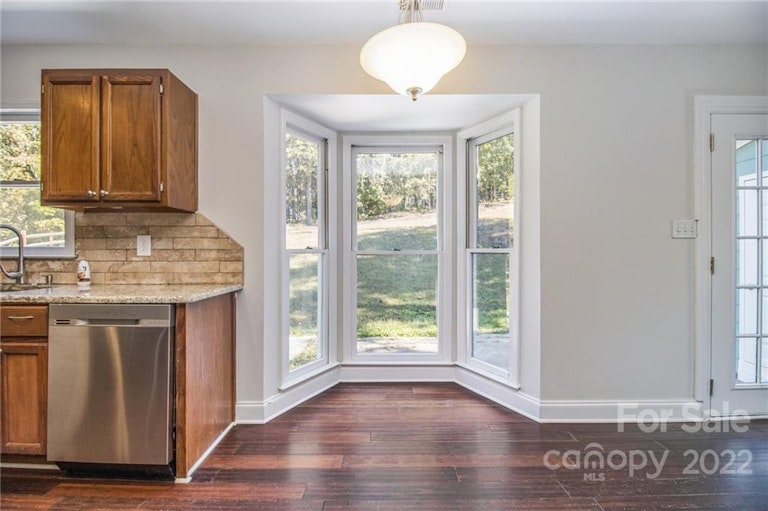 Photo 28 of 32 - 11231 Shandon Way Ln, Charlotte, NC 28262