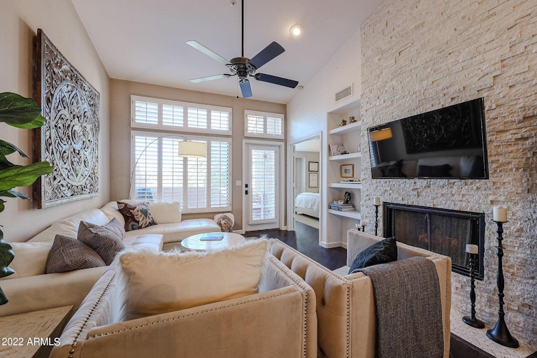 Photo 7 of 26 - 7950 E Starlight Way #257, Scottsdale, AZ 85250