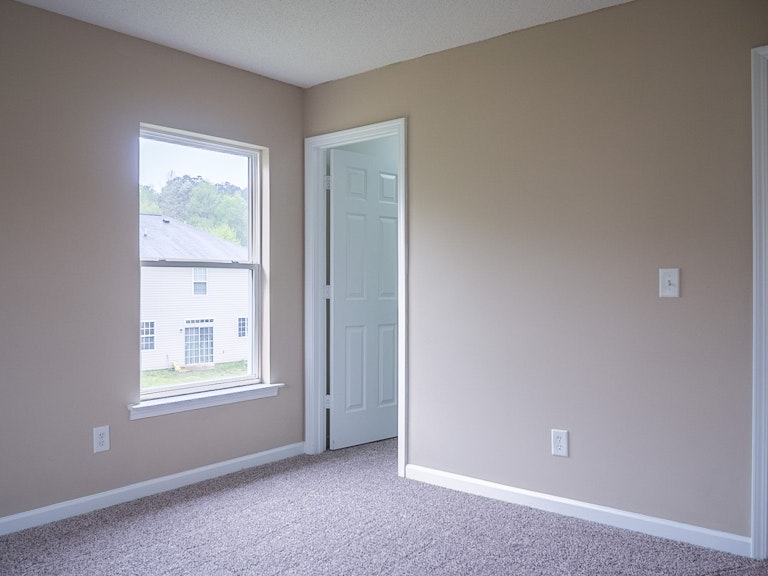Photo 32 of 37 - 508 Hillview Dr, Durham, NC 27703