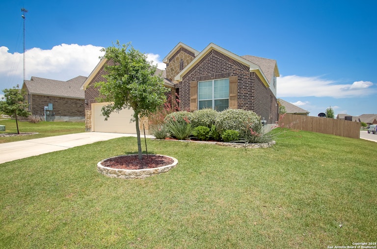 Photo 2 of 25 - 27403 Valle Blf, Boerne, TX 78015
