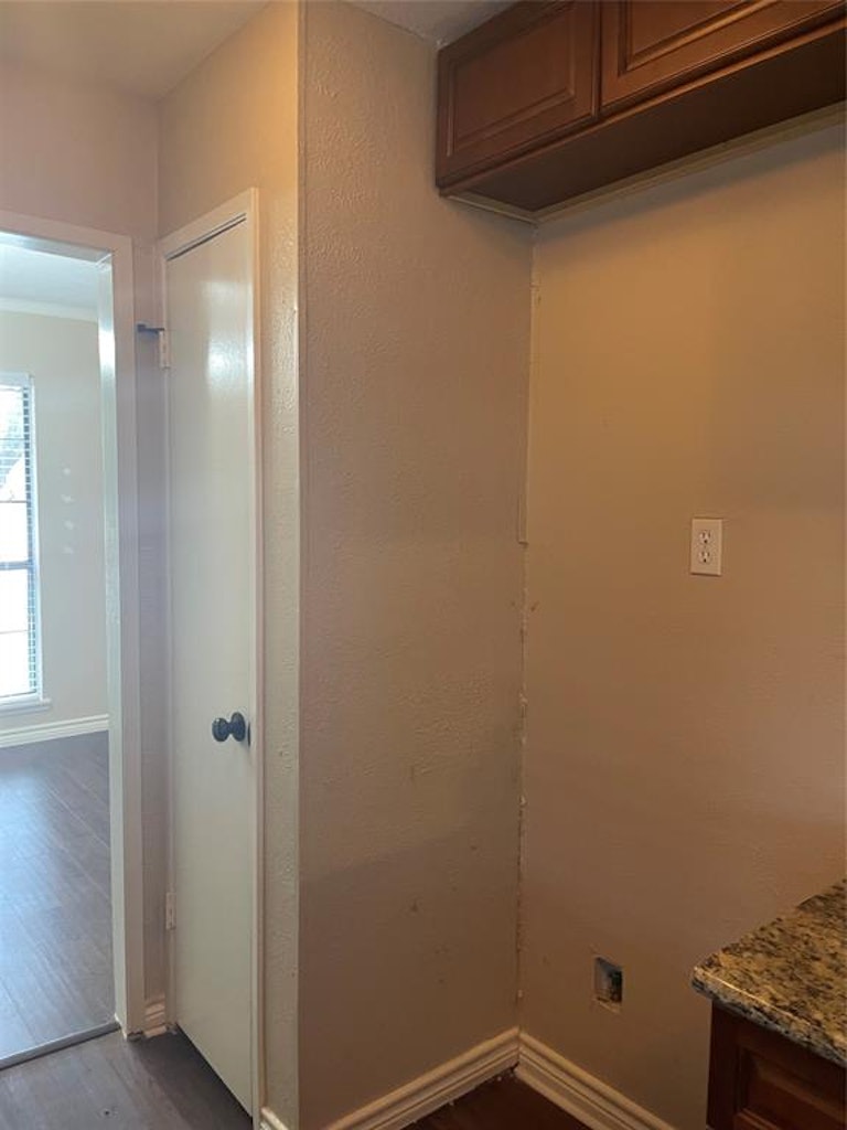 Photo 15 of 26 - 5665 Tyler St, The Colony, TX 75056