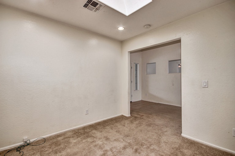 Photo 11 of 23 - 1609 S 123rd Dr, Avondale, AZ 85323