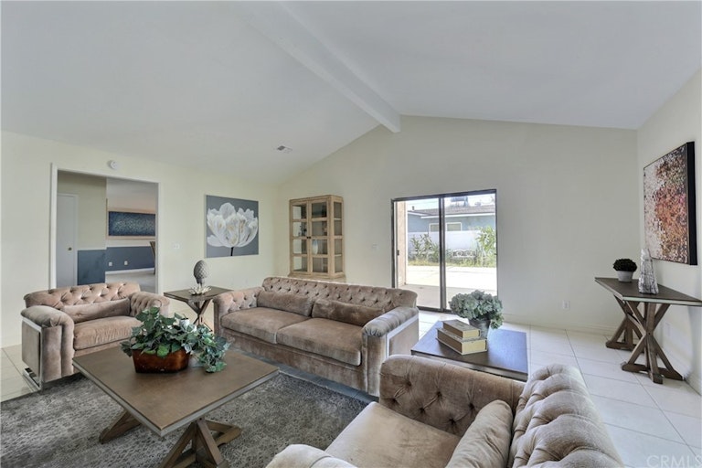Photo 17 of 46 - 738 S Hollenbeck St, West Covina, CA 91791