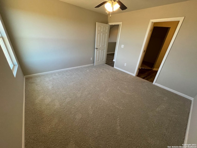 Photo 7 of 36 - 430 Pleasanton Way, San Antonio, TX 78221