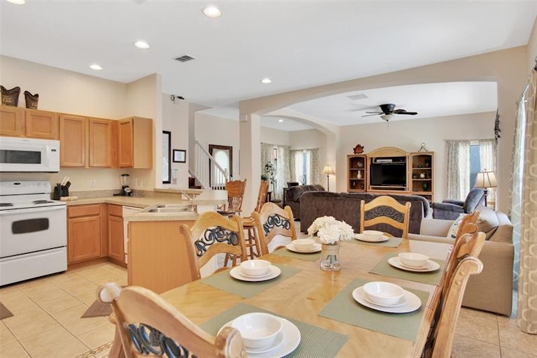Photo 16 of 33 - 134 Sandy Point Way, Clermont, FL 34714