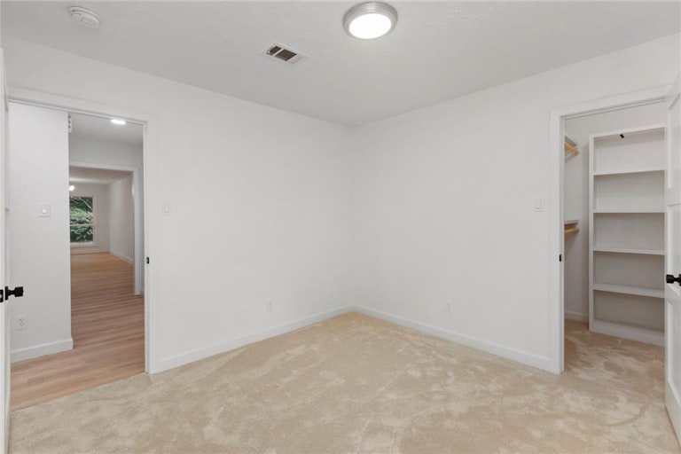 Photo 25 of 48 - 1924 Foxtail Pl, Spring, TX 77380