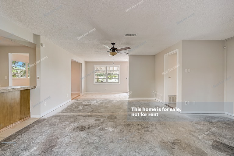 Photo 19 of 44 - 574 Valbon St, Orange Park, FL 32073