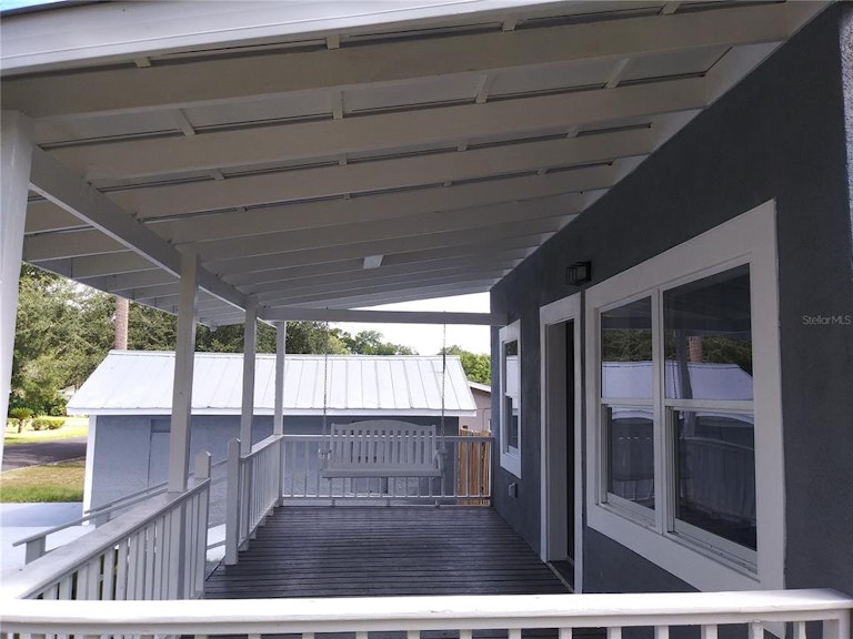 Photo 2 of 28 - 5832 10th St, Zephyrhills, FL 33542