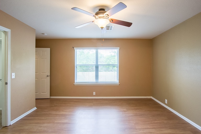 Photo 10 of 17 - 3422 Kodiak Diamond, San Antonio, TX 78245
