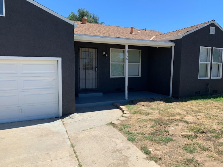 Photo 35 of 69 - 3736 Natoma Way, Sacramento, CA 95838