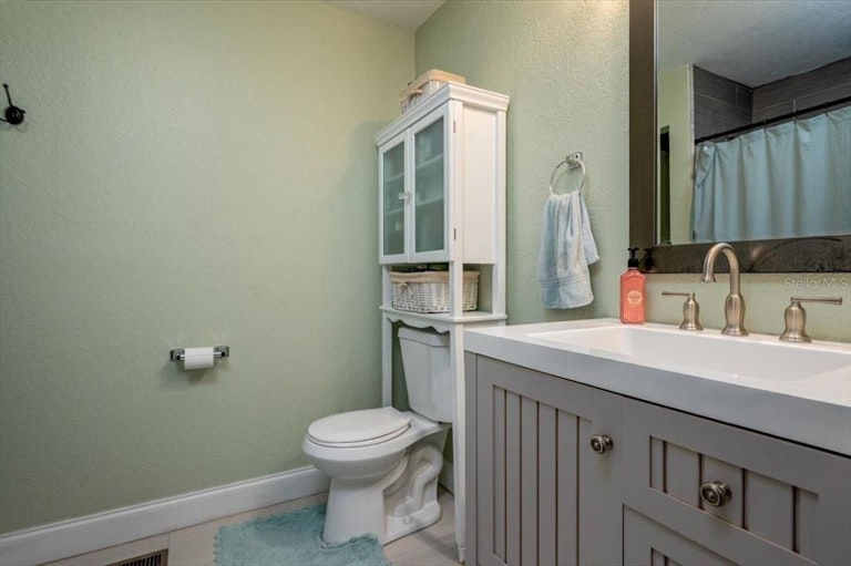 Photo 14 of 30 - 1802 Lenna Ave, Seffner, FL 33584