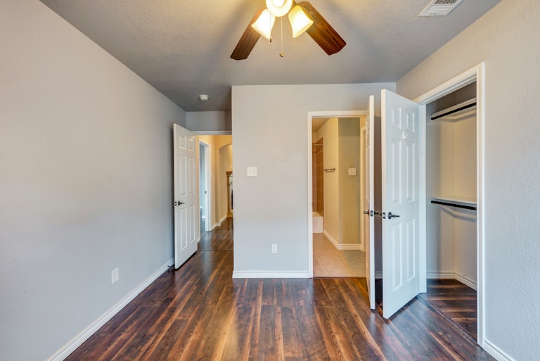 Photo 20 of 25 - 5532 Chinkapin Ln, Fort Worth, TX 76244