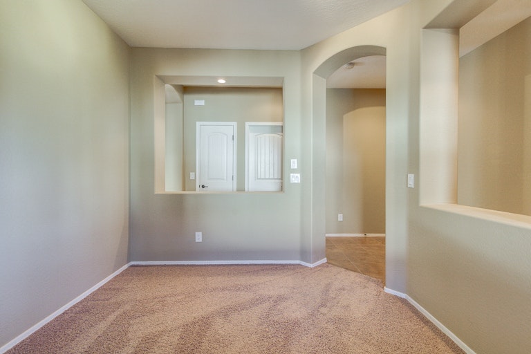 Photo 16 of 36 - 304 W Dragon Tree Ave, San Tan Valley, AZ 85140