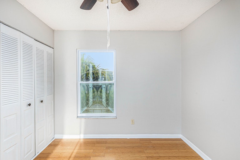 Photo 10 of 15 - 12171 77th St, Largo, FL 33773