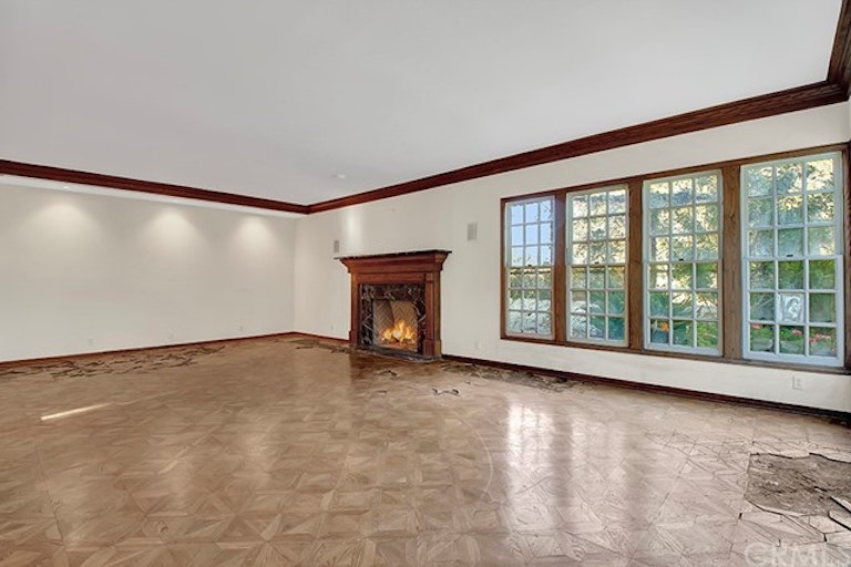 Photo 13 of 35 - 9 Leesbury Ct, Newport Beach, CA 92660
