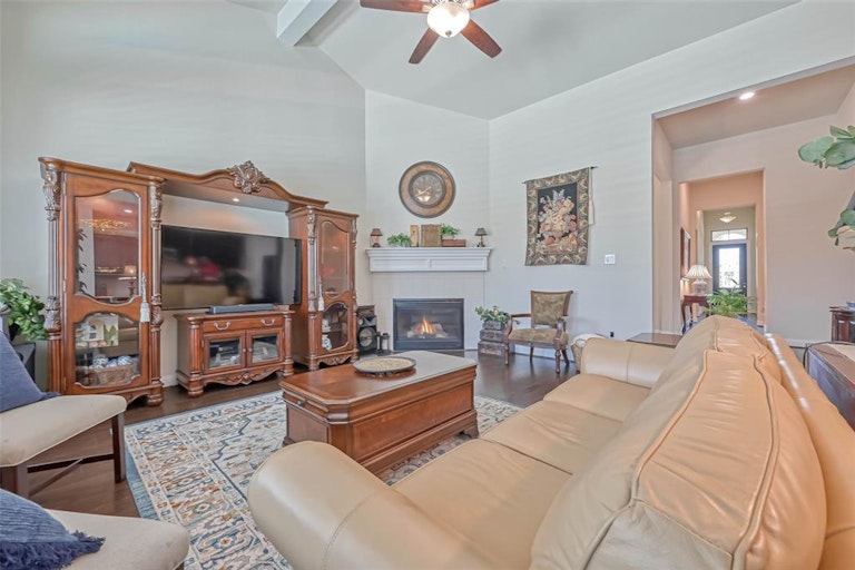 Photo 22 of 48 - 21606 Albertine Dr, Tomball, TX 77377