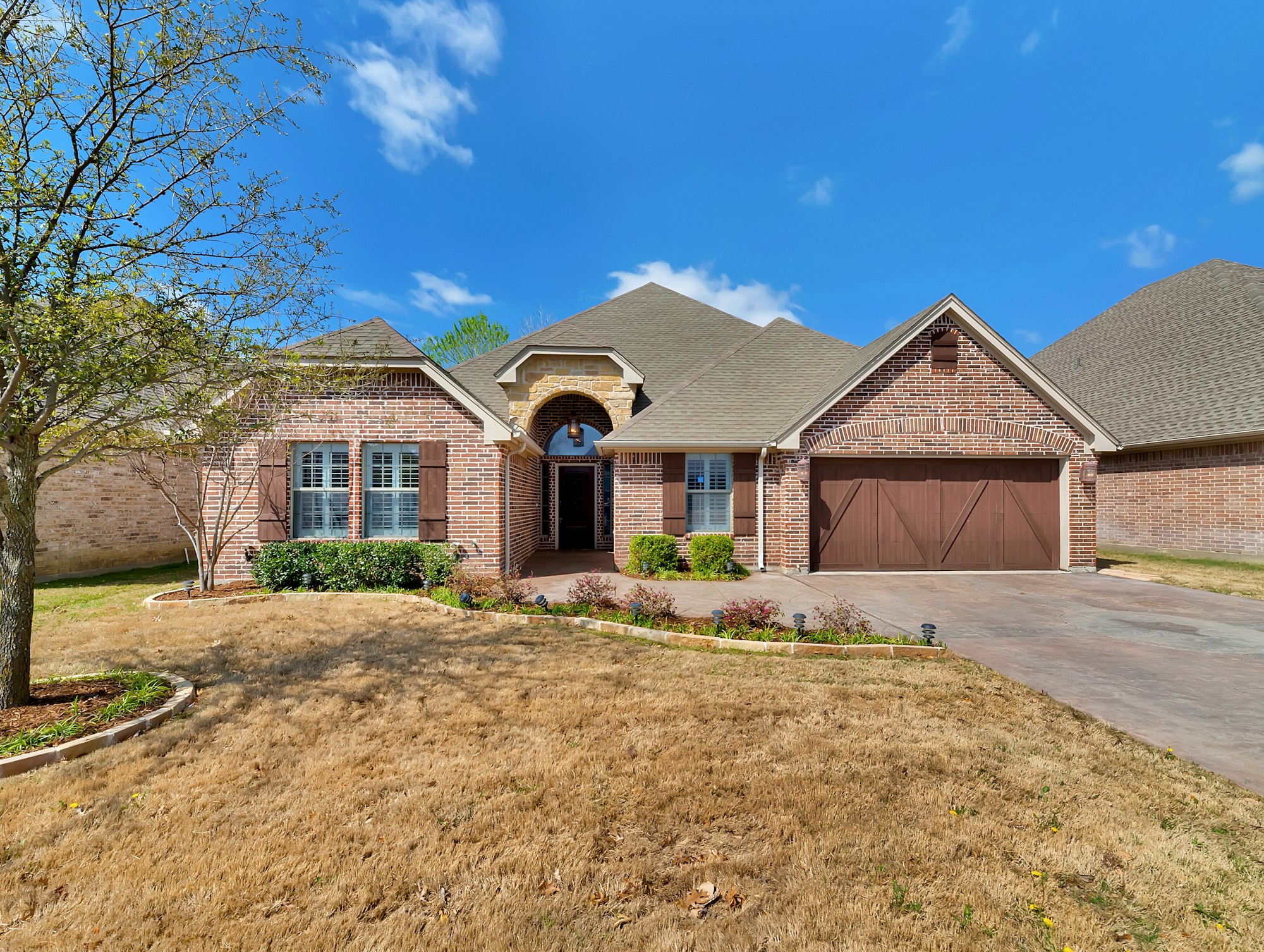 Photo 1 of 26 - 318 Spyglass Dr, Willow Park, TX 76008