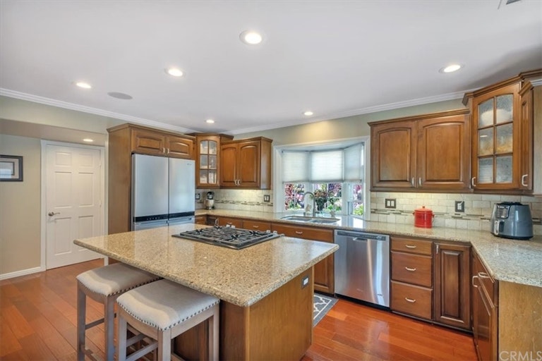 Photo 6 of 28 - 8301 Friesland Dr, Huntington Beach, CA 92647