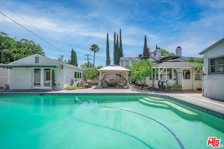 Photo 39 of 45 - 10643 Blix St, North Hollywood, CA 91602