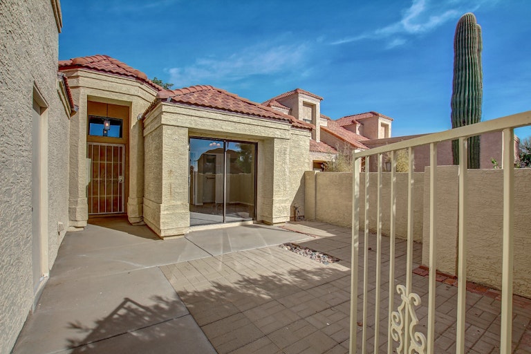 Photo 5 of 22 - 3976 E Graythorn St, Phoenix, AZ 85044