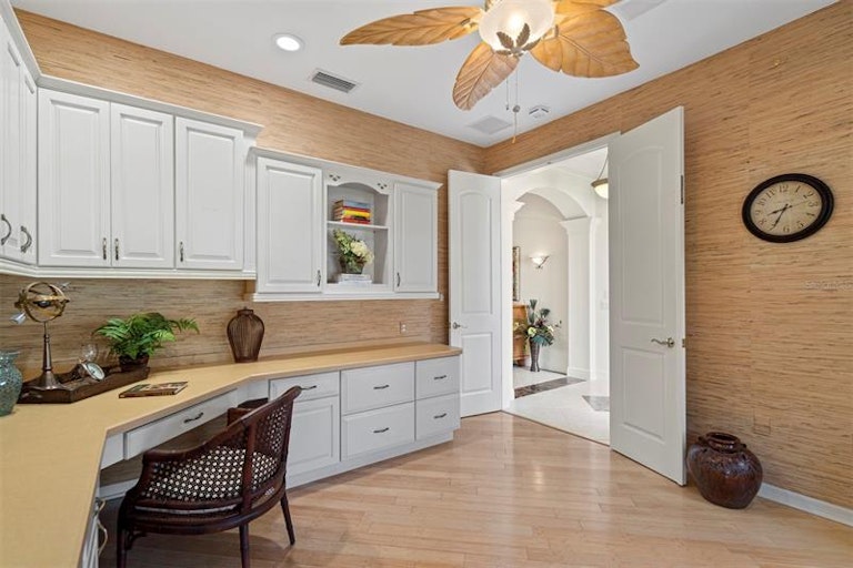 Photo 9 of 42 - 1312 Copperwood Dr, Osprey, FL 34229