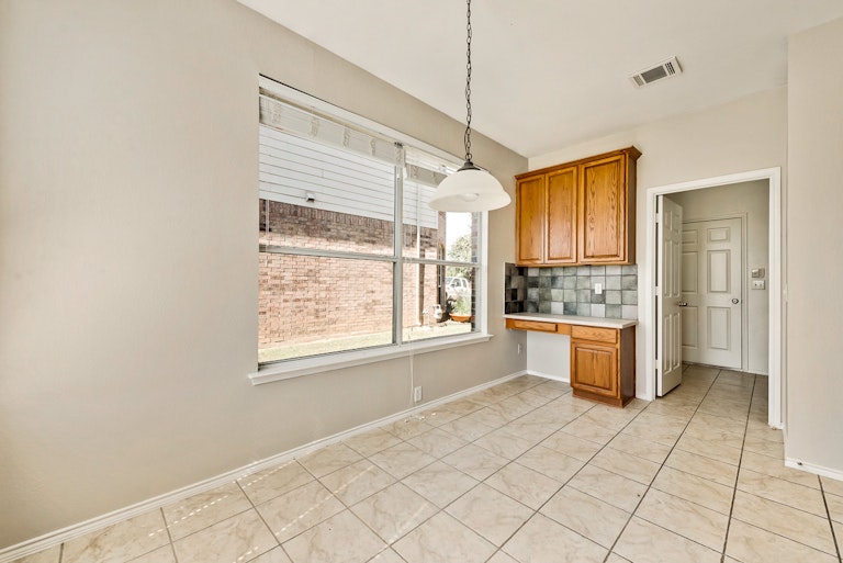 Photo 6 of 31 - 4412 Vista Meadows Dr, Fort Worth, TX 76244