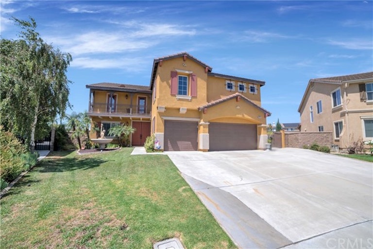 Photo 1 of 50 - 7491 Spindlewood Dr, Eastvale, CA 92880