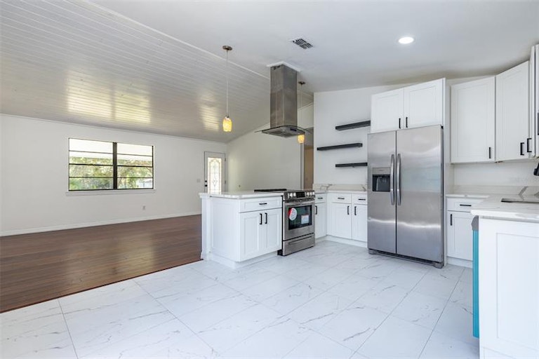 Photo 17 of 28 - 10017 Parsons St, Tampa, FL 33615