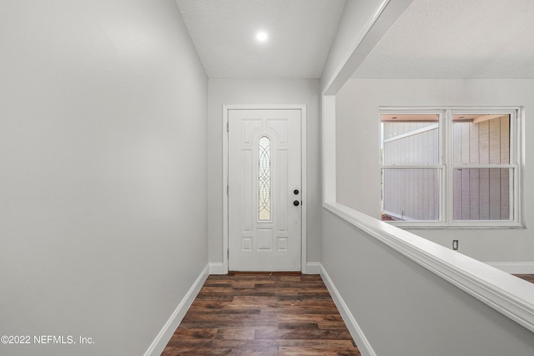 Photo 10 of 27 - 852 Maplewood Ln, Orange Park, FL 32065