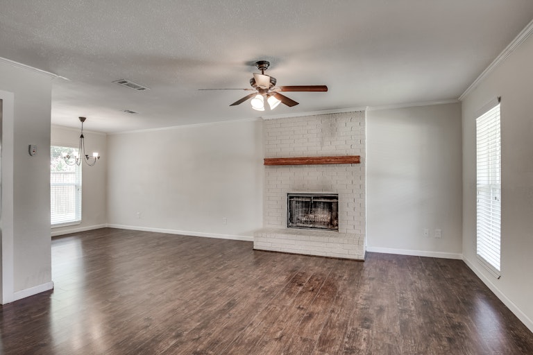 Photo 7 of 32 - 207 Cherrybark Dr, Coppell, TX 75019