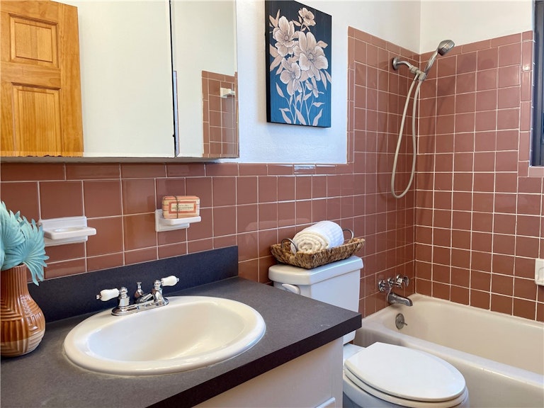 Photo 22 of 35 - 5409 Wellington Dr, Austin, TX 78723