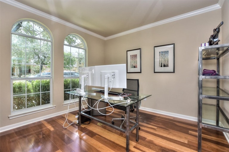 Photo 5 of 27 - 8020 Alophia Dr, Austin, TX 78739