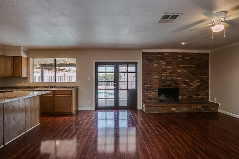 Photo 13 of 31 - 2734 W Charleston Ave, Phoenix, AZ 85053