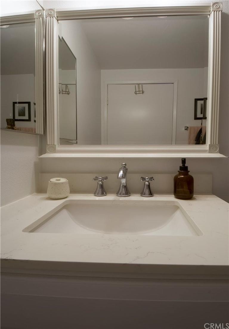 Photo 6 of 11 - 11127 Hesby St #6, North Hollywood, CA 91601