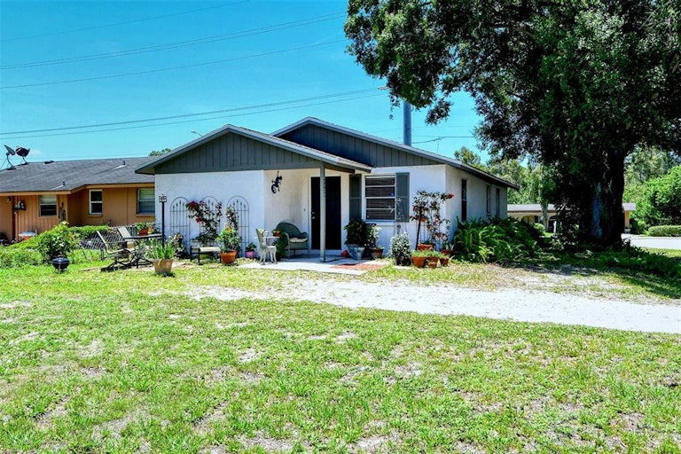 Photo 2 of 67 - 1720 Chester Ave, Sarasota, FL 34234