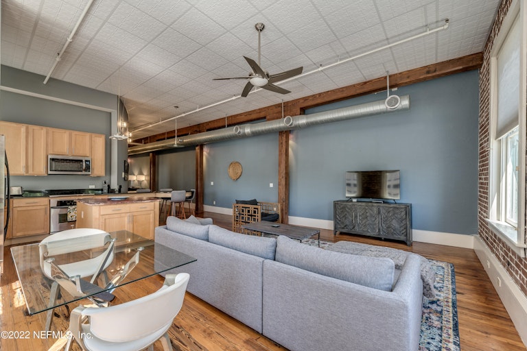 Photo 13 of 22 - 301 E Bay St #301, Jacksonville, FL 32202