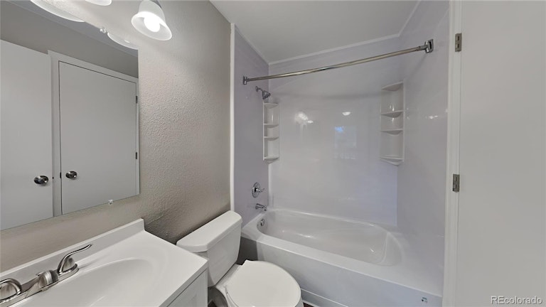 Photo 9 of 11 - 17997 E Bellewood Dr, Aurora, CO 80015