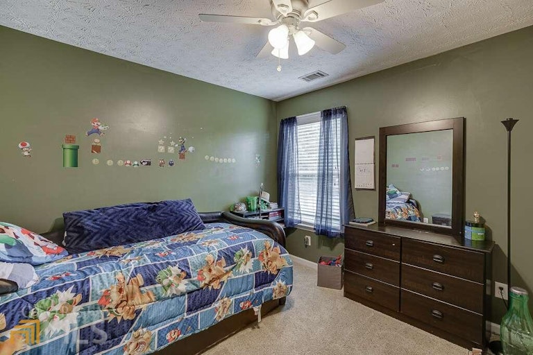 Photo 23 of 41 - 3248 Meadow Point Dr, Snellville, GA 30039
