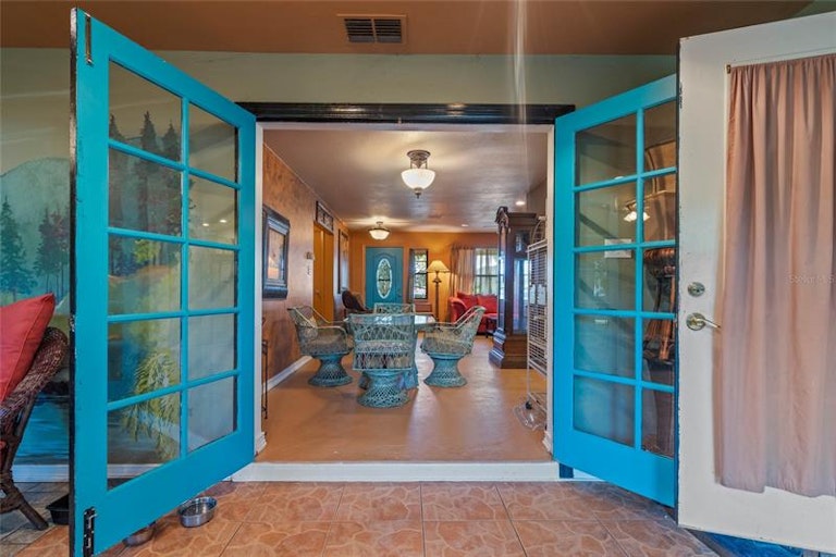 Photo 17 of 22 - 6425 Lynn Rd, Orlando, FL 32810