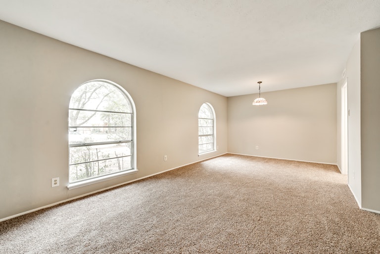 Photo 6 of 28 - 5007 Latham Dr, Plano, TX 75023