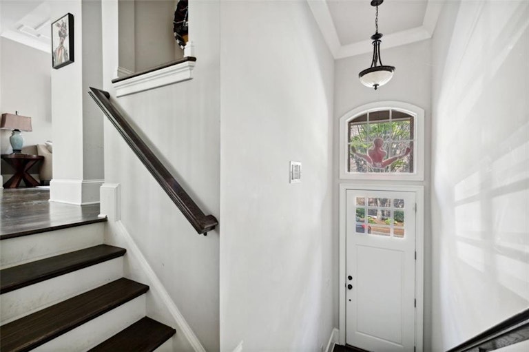 Photo 19 of 23 - 20 Candler Grove Dr, Decatur, GA 30030