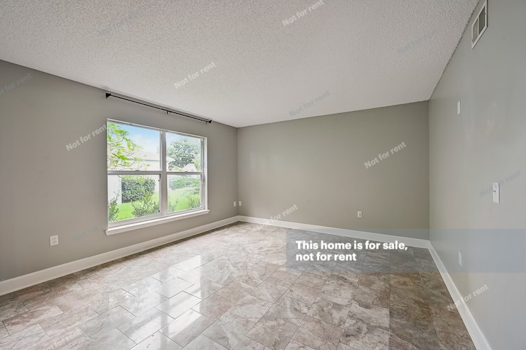 Photo 4 of 35 - 12030 Cobblestone Forest Cir S, Jacksonville, FL 32225