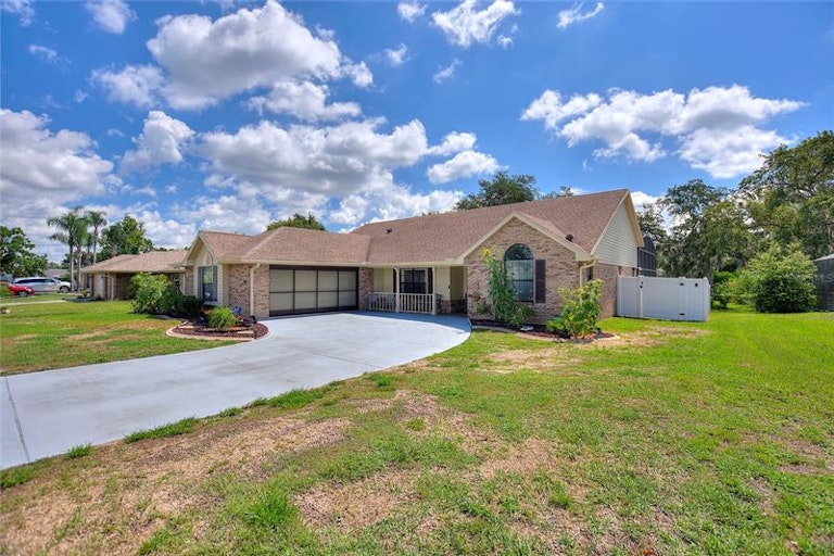Photo 2 of 26 - 1167 Peak Cir, Deltona, FL 32738