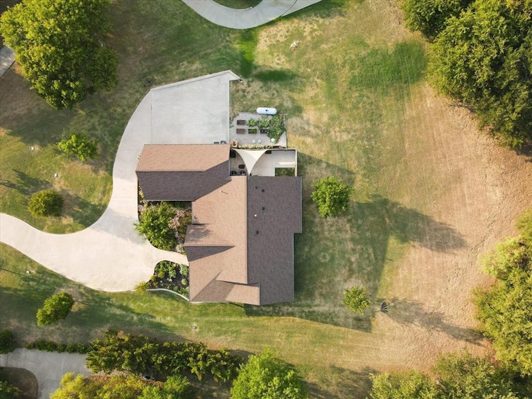 Photo 36 of 40 - 6409 Shoreline Dr, Little Elm, TX 75068