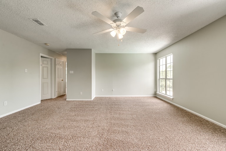 Photo 18 of 25 - 3910 Martha Ln, Rowlett, TX 75088