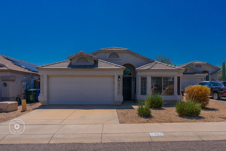 Photo 1 of 22 - 2415 E Morrow Dr, Phoenix, AZ 85050