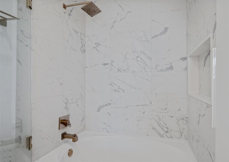 Photo 19 of 38 - 3225 Turtle Creek Blvd #1226, Dallas, TX 75219