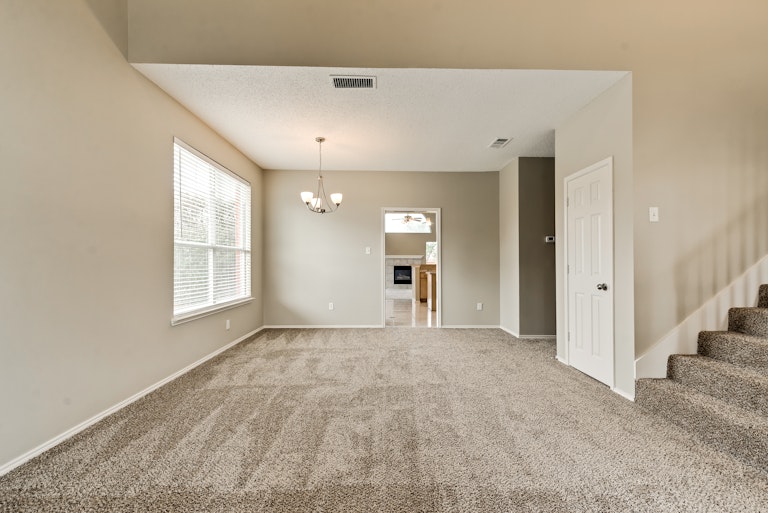 Photo 12 of 26 - 812 Pebble Ridge Dr, Lewisville, TX 75067