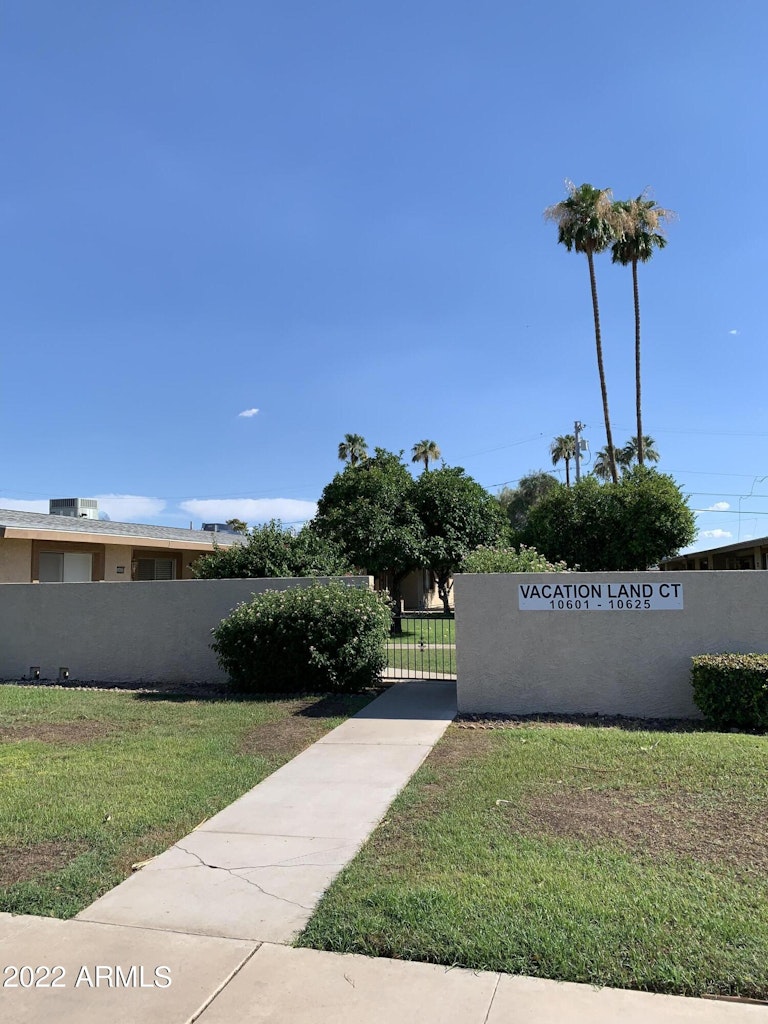 Photo 11 of 12 - 10605 W Coggins Dr, Sun City, AZ 85351