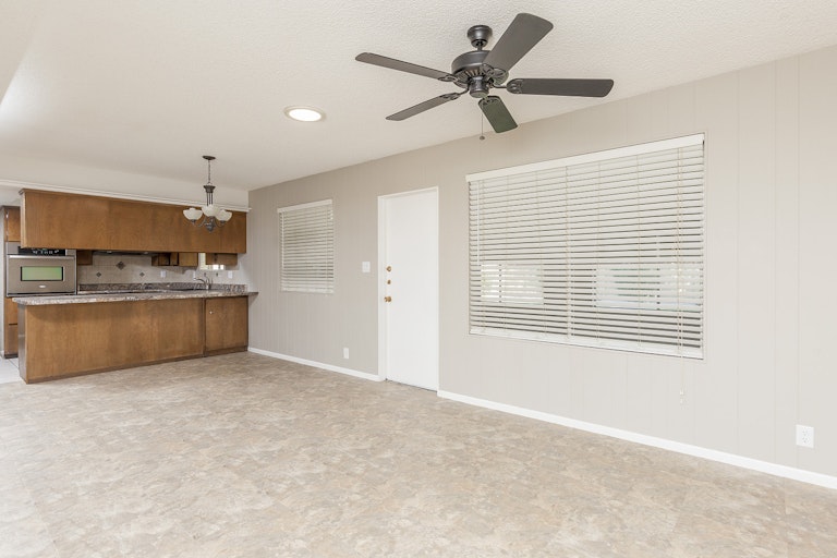Photo 11 of 25 - 5814 W Frier Dr, Glendale, AZ 85301